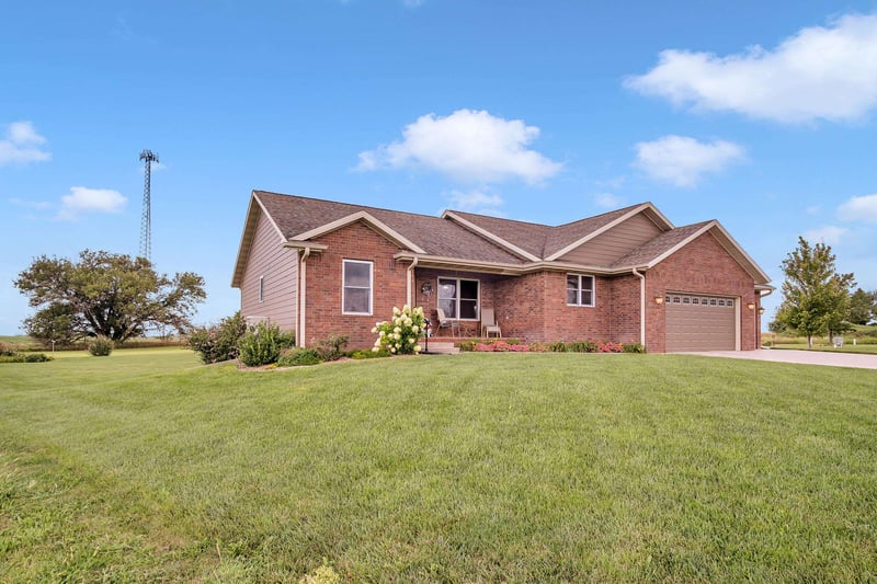 849 South Meadows Dr, Hesston, KS 67062