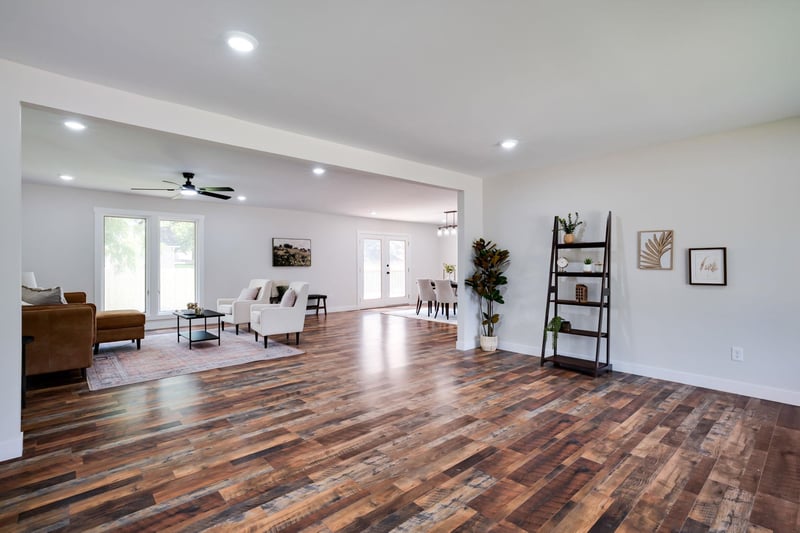 403 W 4th St, Halstead, KS 67056