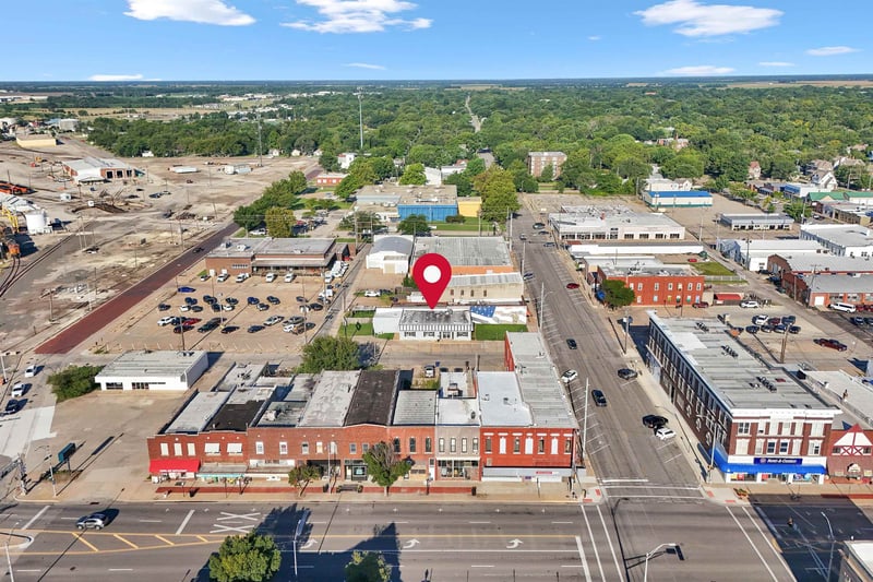 115 5th St, Newton, KS 67114