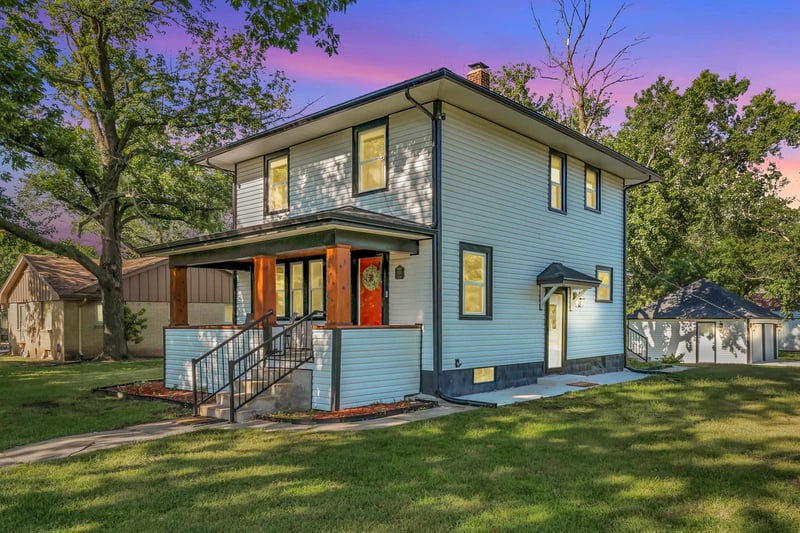 511 N Sycamore St, Peabody, KS 66866