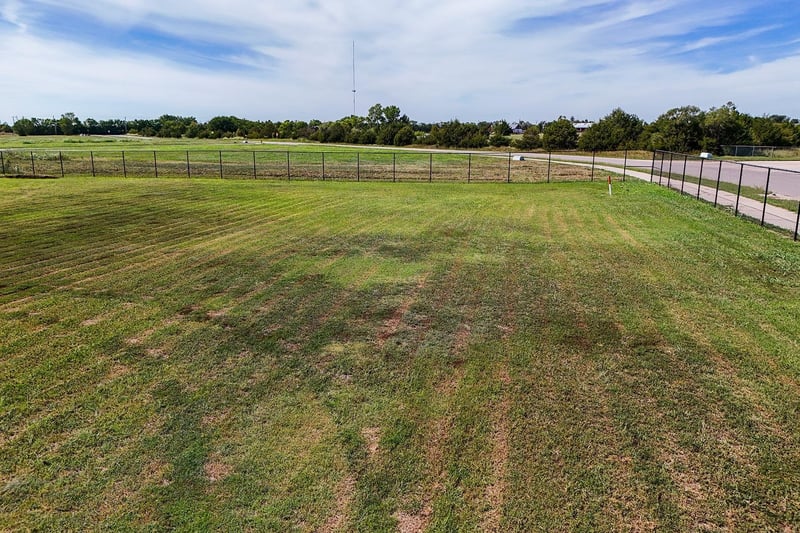 Mason Dr, Kechi, KS 67067