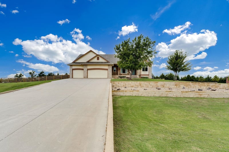3011 N Lombard Ln, Wichita, KS 67223