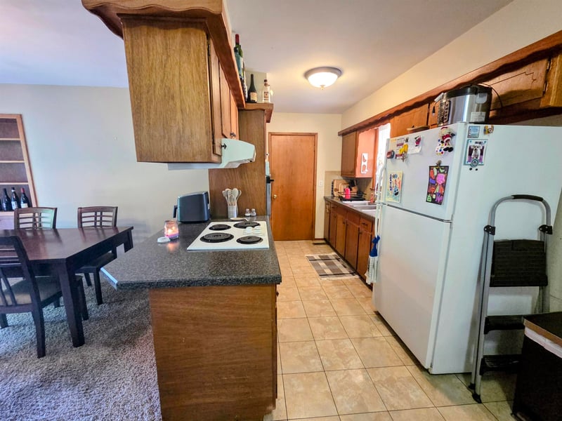 6114 Edinburg St, Bel Aire, KS 67220