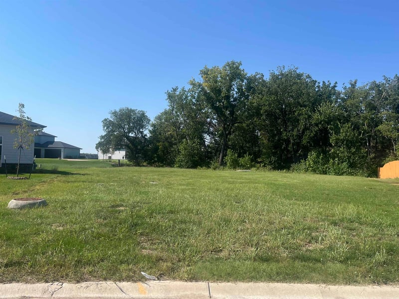 4626 Emerald Bay Ct, Wichita, KS 67205