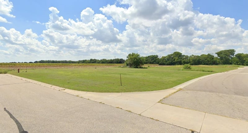 201 Cottonwood St, Whitewater, KS 67154