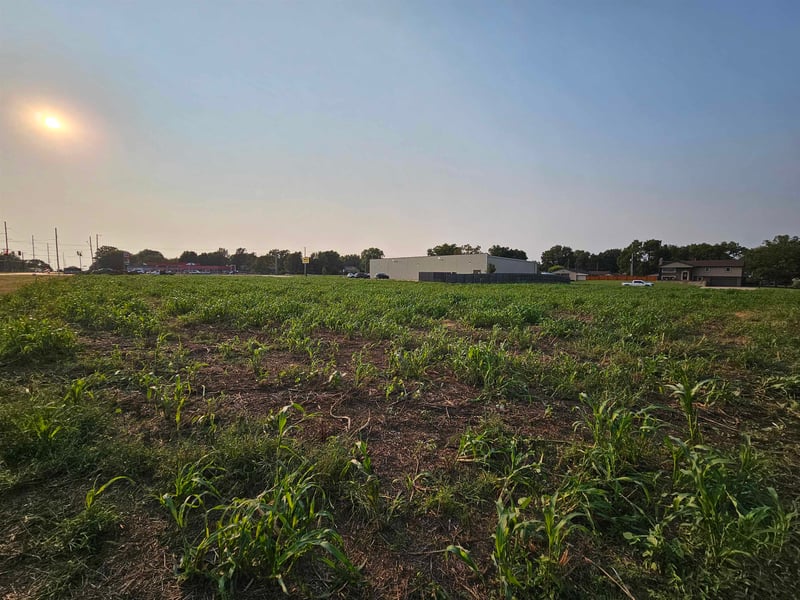 3930 Hoover Rd, Wichita, KS 67215