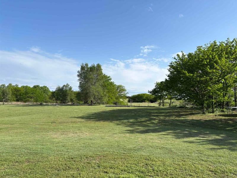 20029 30th Ave, Pratt, KS 67124