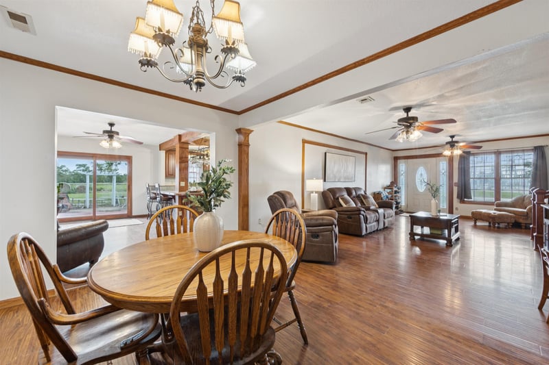 1202 W 8th St, Harper, KS 67058