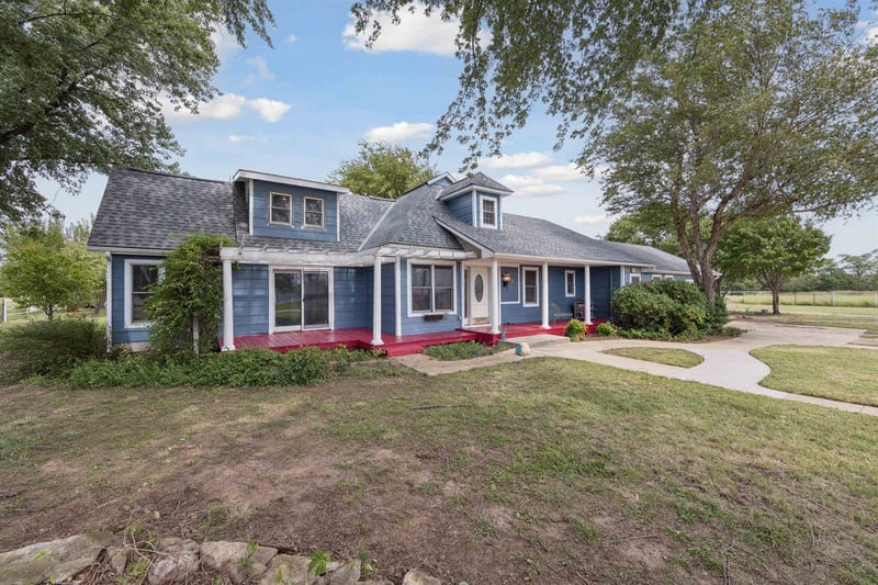 1202 W 8th St, Harper, KS 67058