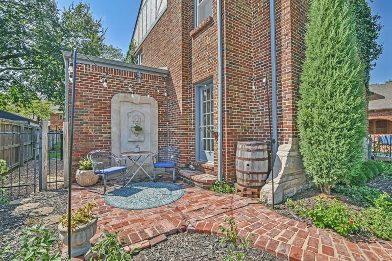 139 N Dellrose Ave, Wichita, KS 67208