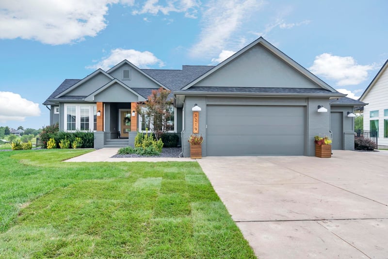 5219 N Hampton St, Bel Aire, KS 67226