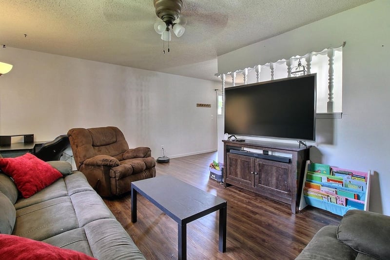 411 Washington St, Belle Plaine, KS 67013