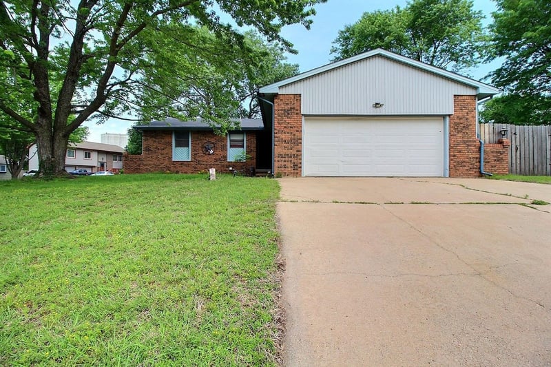 411 Washington St, Belle Plaine, KS 67013