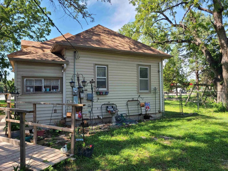 205 Cole St, Lindsborg, KS 67456
