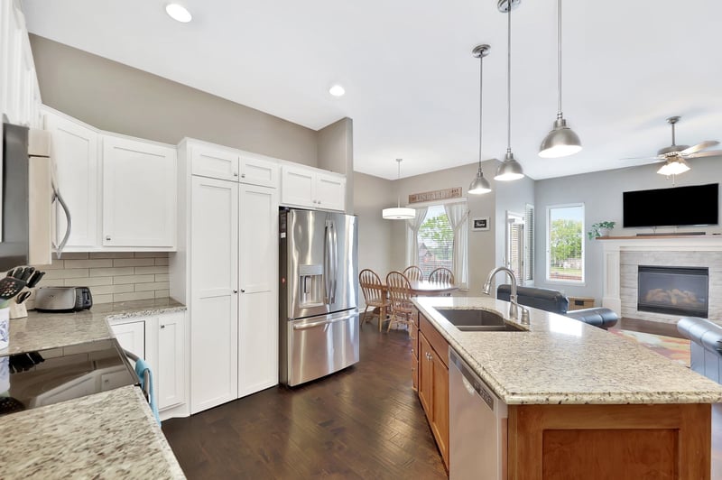 1240 N Countrywalk Ct, Rose Hill, KS 67133