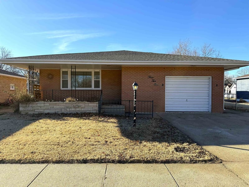 321 N Nelson St, Bennington, KS 67422