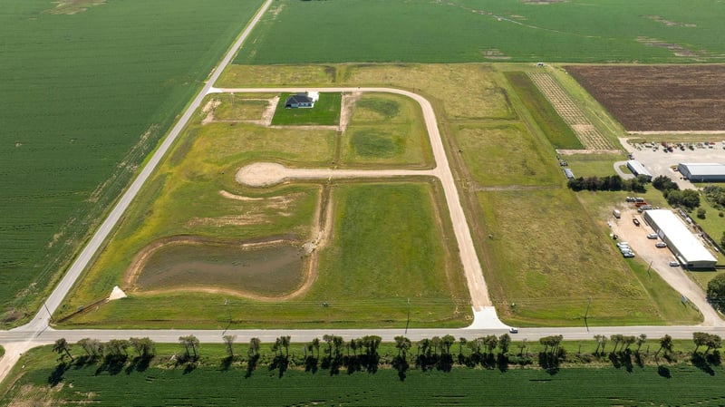 1234 W Eagle Crest St, Colwich, KS 67030