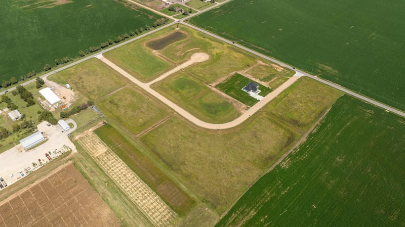 1234 W Eagle Crest St, Colwich, KS 67030