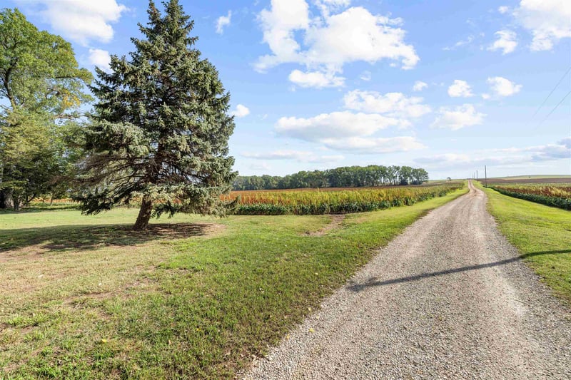 751 N 190th Rd, Bennington, KS 67422