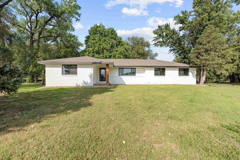 751 N 190th Rd, Bennington, KS 67422