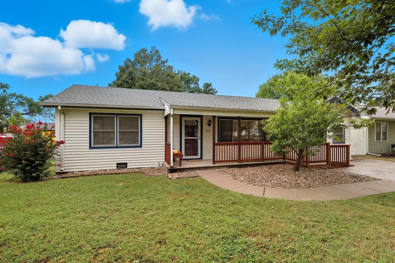 541 N 8th St, Towanda, KS 67144
