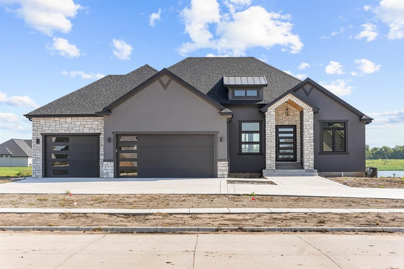 2905 Malibu Dr, Salina, KS 67401