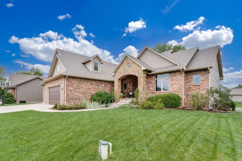 3329 N Wild Thicket Ct, Wichita, KS 67205