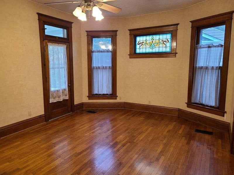 1010 E 9th Ave, Winfield, KS 67156