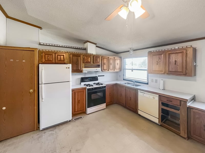 15558 SW Claassen Ct, Rose Hill, KS 67133