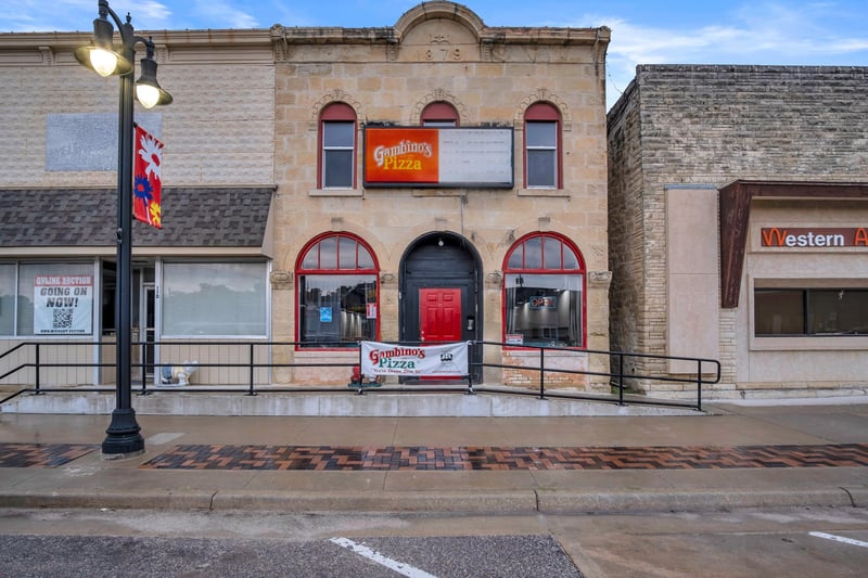 114 Main St, Marion, KS 66861