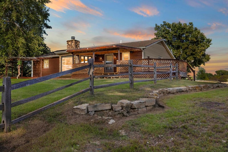 2100 25th Rd, Sterling, KS 67579