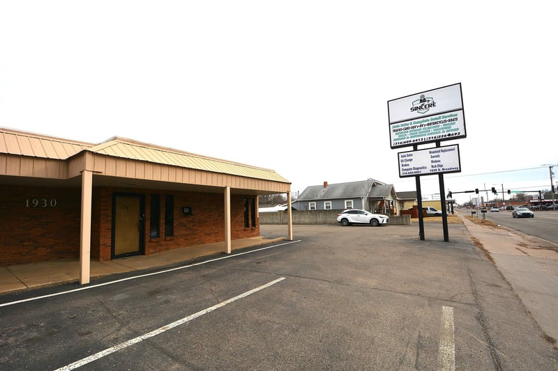 1930 S Broadway Ave, Wichita, KS 67211