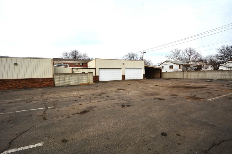 1930 S Broadway Ave, Wichita, KS 67211