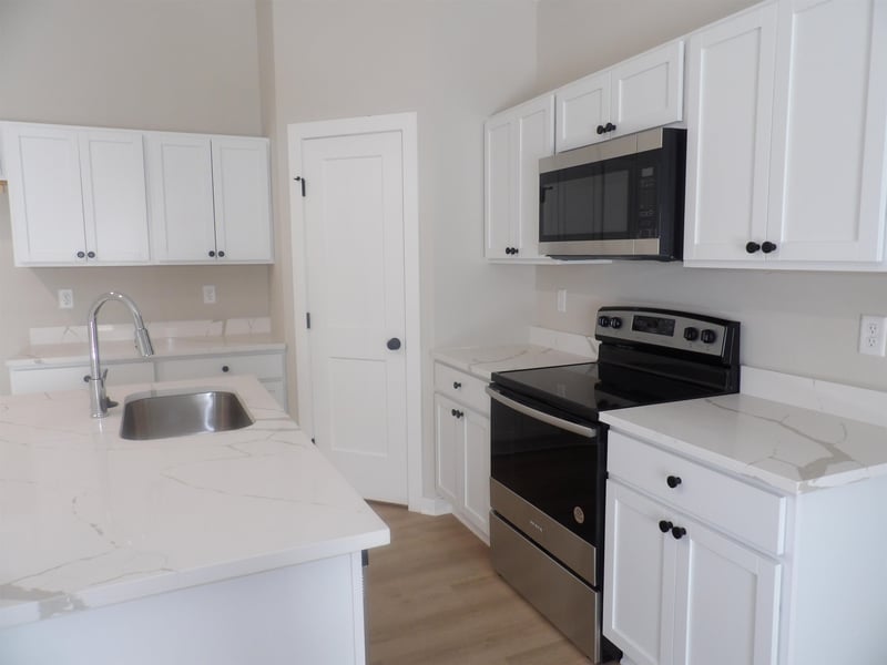 922 Fox Ridge St, Newton, KS 67114