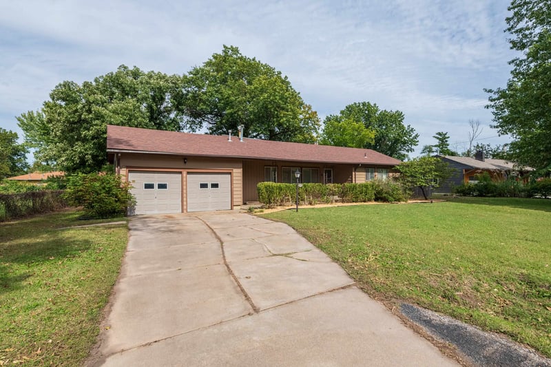 16 E Hawthorne St, Wichita, KS 67206