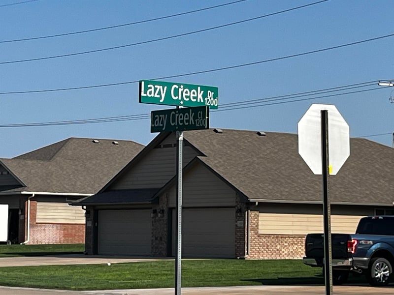 1208 Lazy Creek Ct, Newton, KS 67114