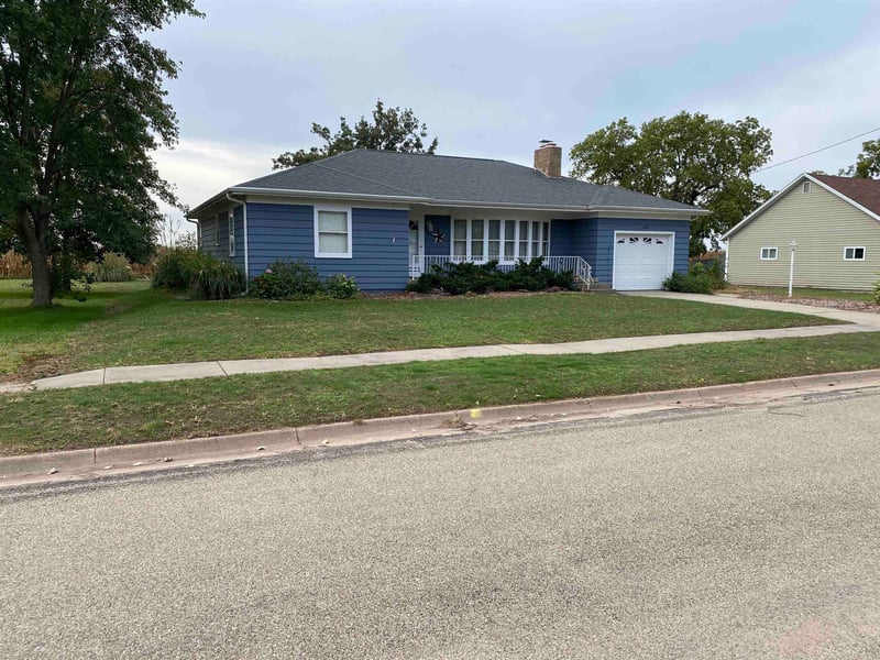 404 Arcadia, Clifton, KS 66937