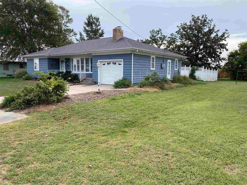 404 Arcadia, Clifton, KS 66937