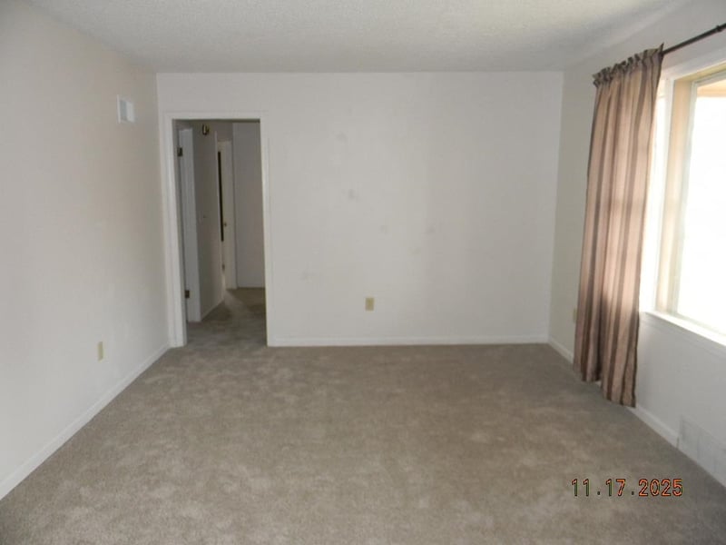 214 Stearns Ave, Haysville, KS 67060