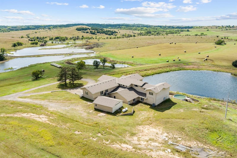 279 170th Rd, Bennington, KS 67422