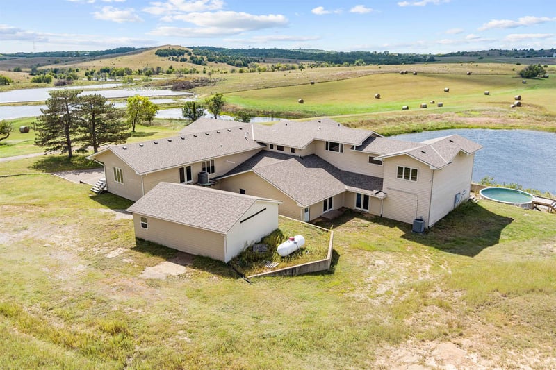 279 170th Rd, Bennington, KS 67422