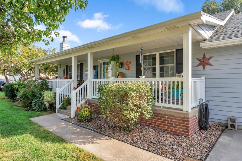 305 Wollmann St, Moundridge, KS 67107