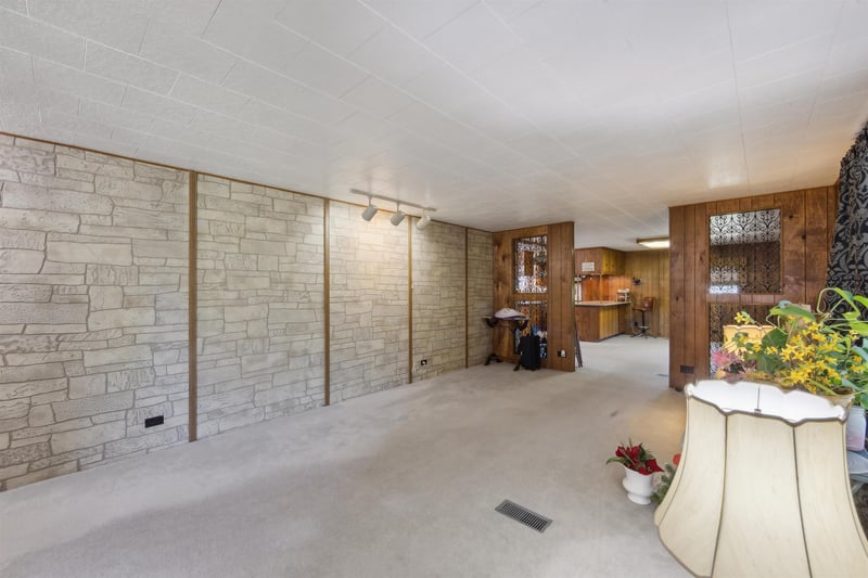 423 St Marys St, Caldwell, KS 67022