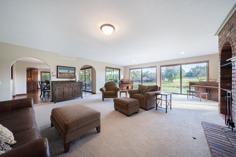 31 W Rolling Hills Ct, Wichita, KS 67212