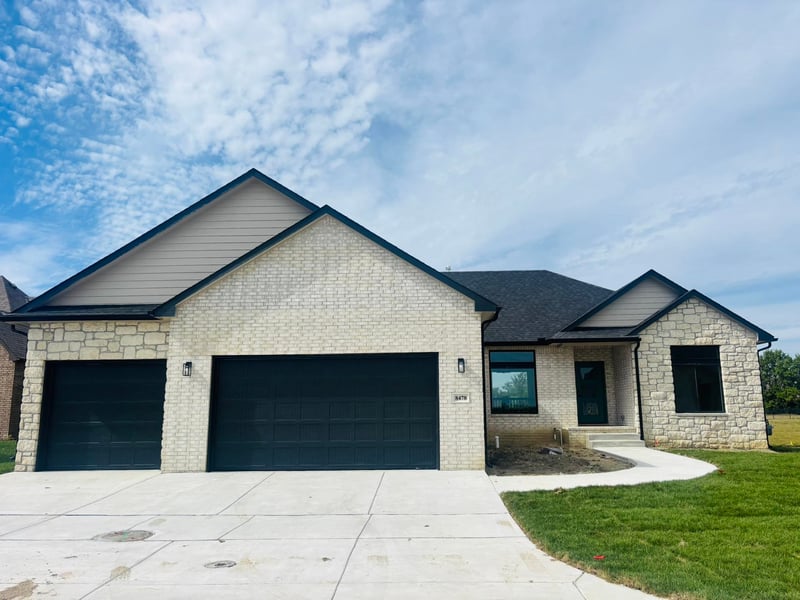 8478 E Deer Rn, Bel Aire, KS 67226