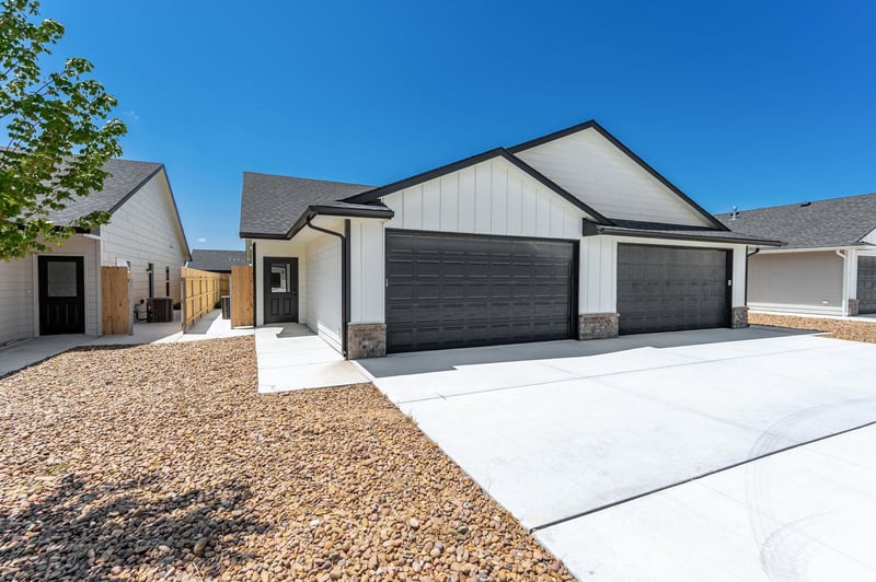 513 E Harper St, Valley Center, KS 67147-8955