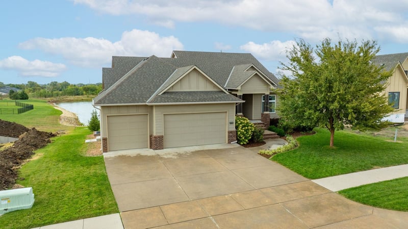5958 E Forbes St, Bel Aire, KS 67220