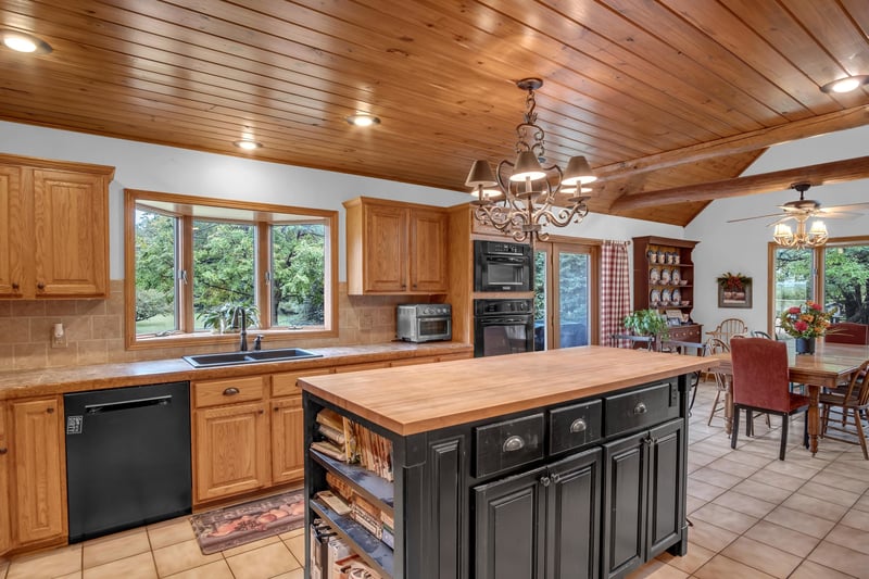4926 N Kansas Rd, Newton, KS 67114