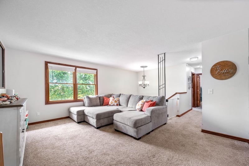409 S Main St, Benton, KS 67017