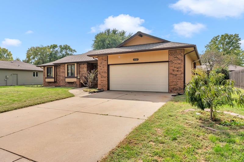11327 W Texas, Wichita, KS 67209